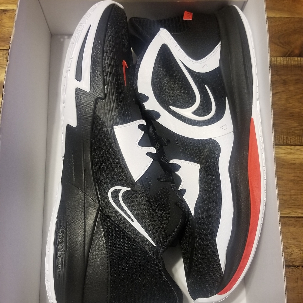 Kyrie Low 5 Size 14M
